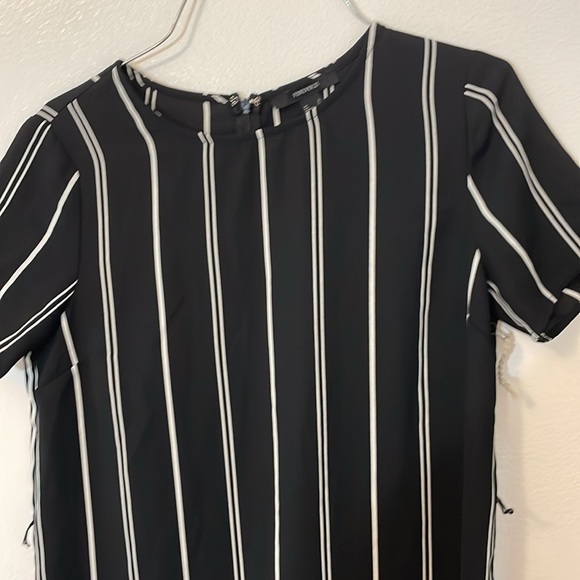 Forever 21 small black w/ white stripes blouse shirt zipper back 100% polyester - Picture 2 of 7